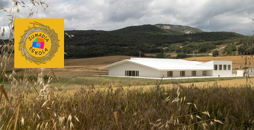 Eskolako garbiketa-bandoa